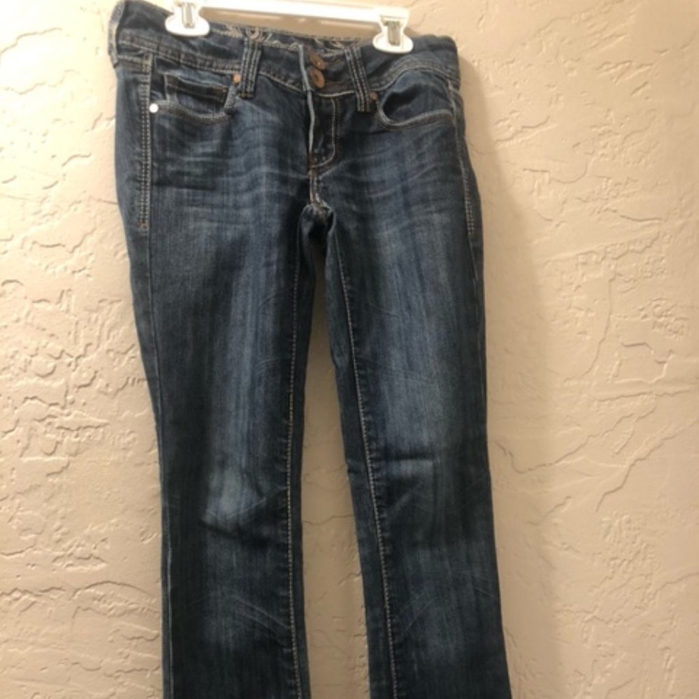 dark blue jeans